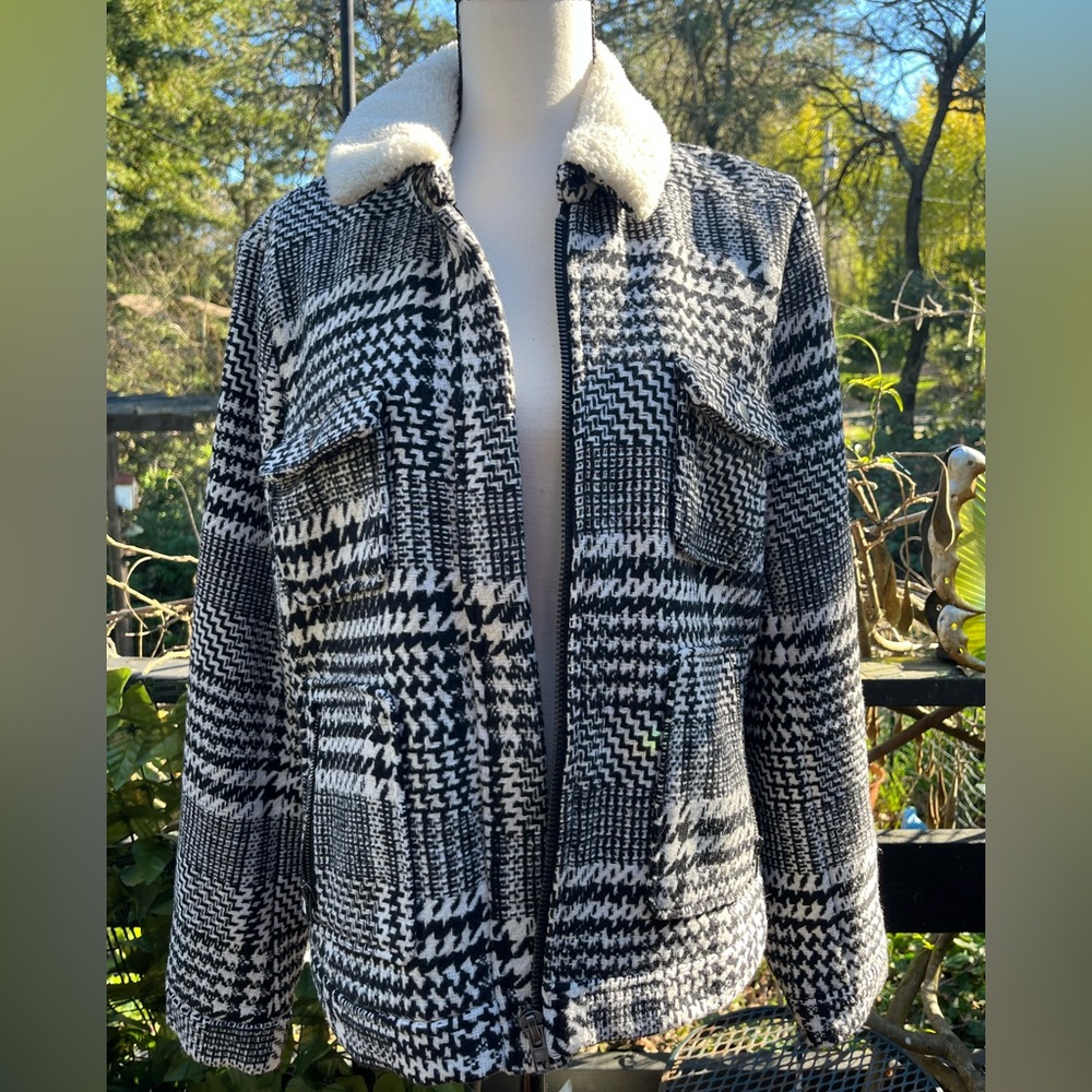 Cute hounds tooth jacket